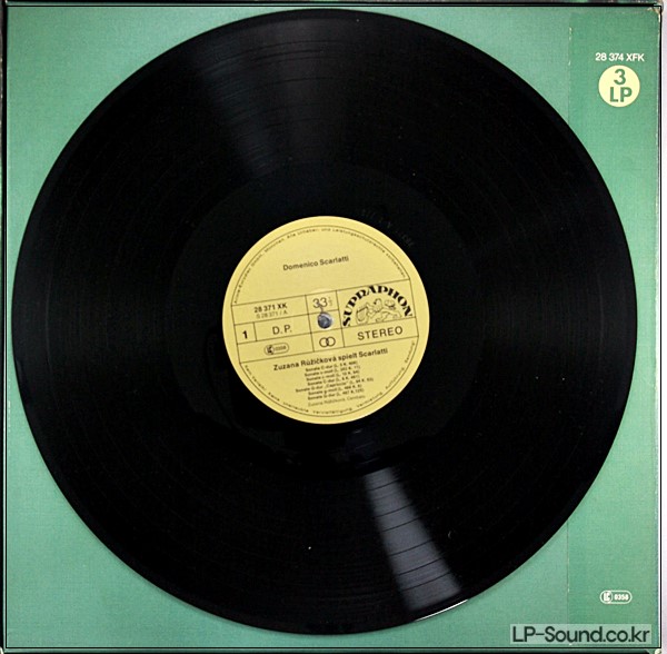 SCARLATTI: 37   HARPSICHORD SONATAS  RUZICKOVA ZUZANA  28 374 XFK 3LP